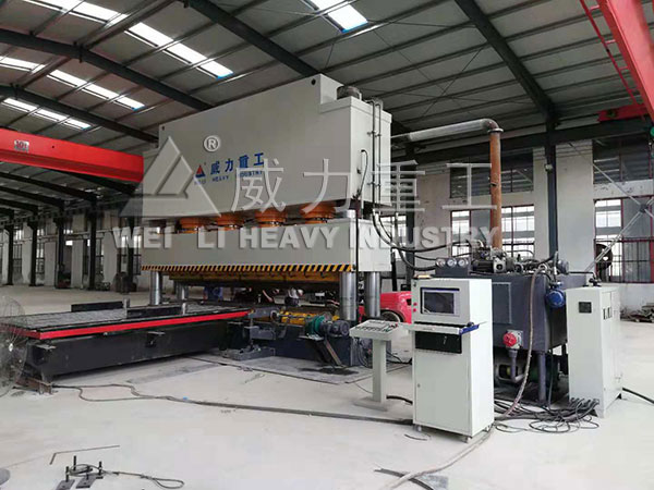 2000噸波紋板龍門液壓機(jī)